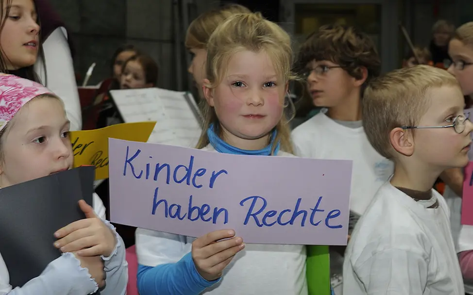 Kinder haben Rechte. | © UNICEF UN-Kinderrechtskonvention: Header-Aachen-Kinderrechte21.jpg